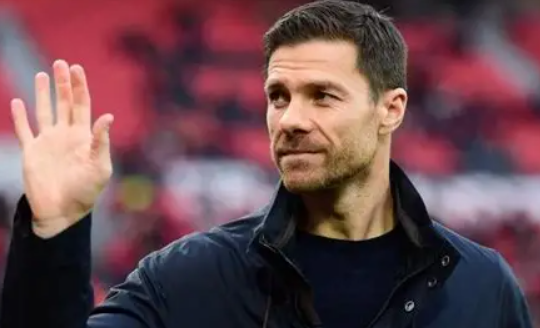 西甲皇马三连平让榜首，<a href='/news/tag/1108170.html' style='color: blue;'>阿隆索</a>质疑关键判罚未VAR回看