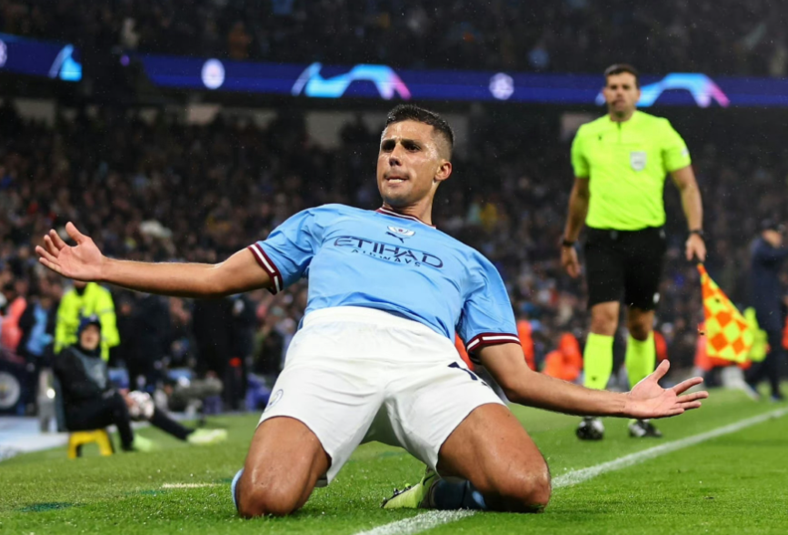 曼城记者剖析续约动态与球队未来走向